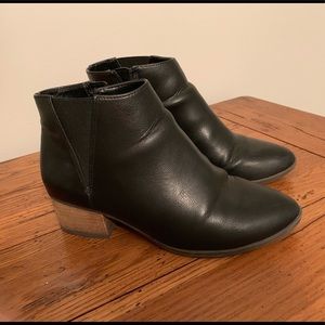 Tumbler Ankle Boot